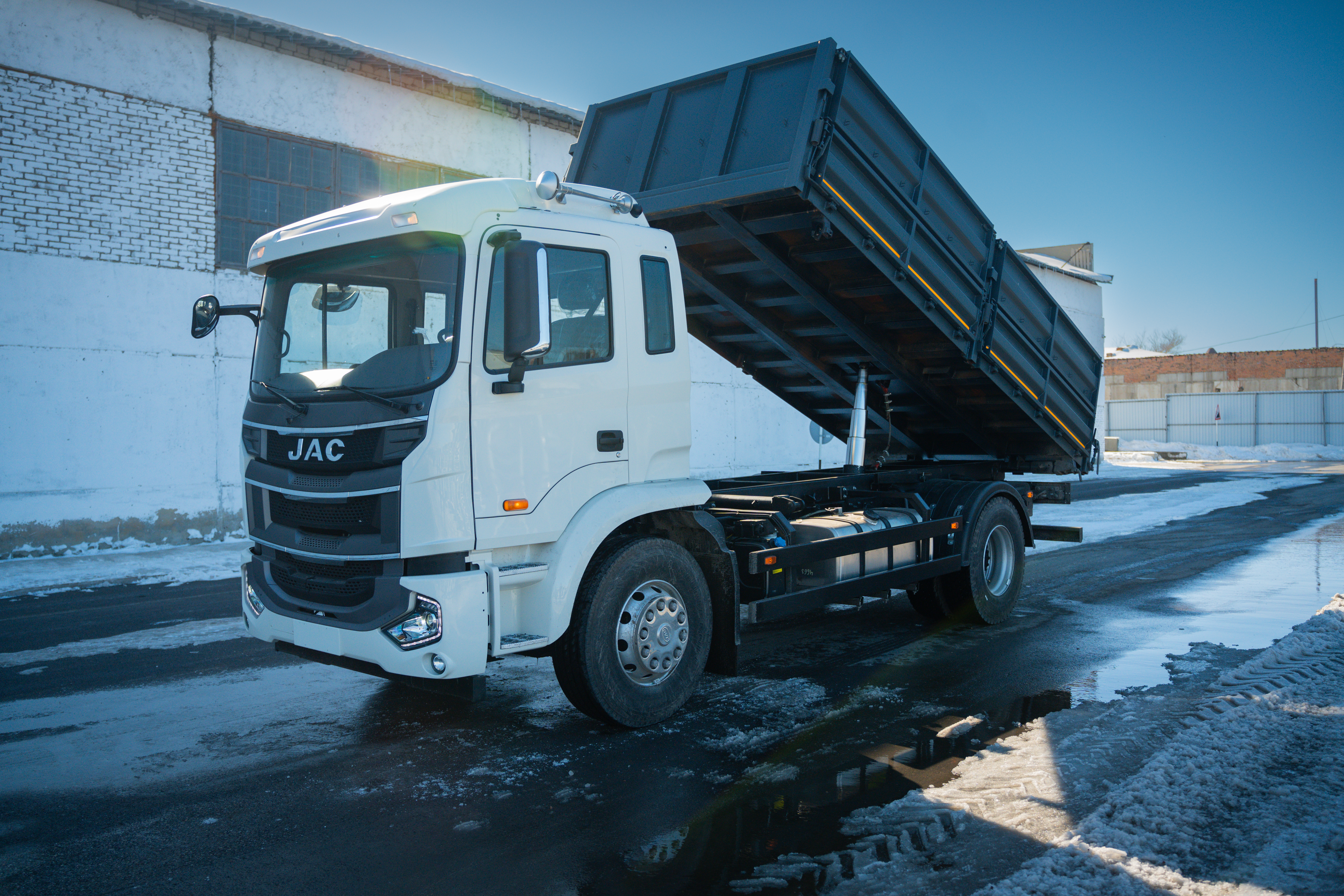 N200 Самосвал